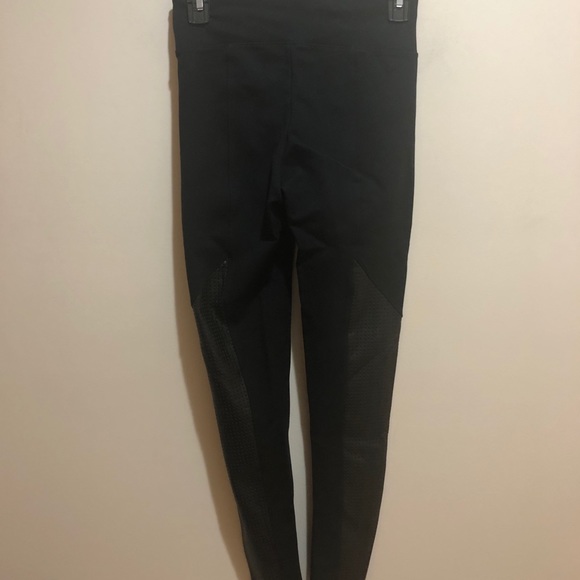 SPANX Sz Sm Black Leggings, Perforated Panels - Picture 6 of 8